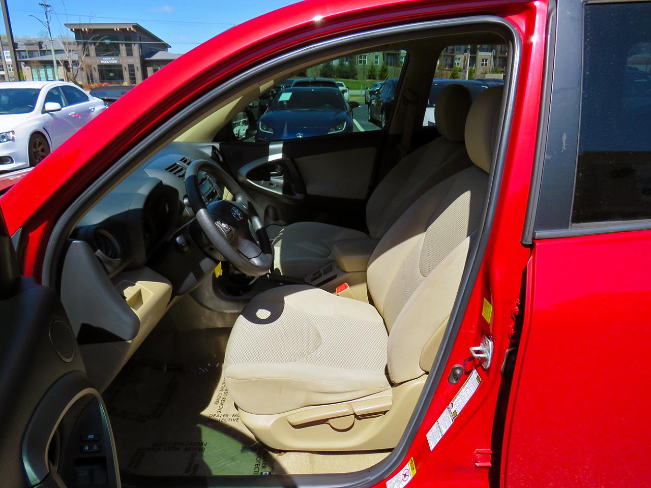 Toyota RAV4 4WD 4dr 4-cyl 4-Spd AT (Natl) 2011