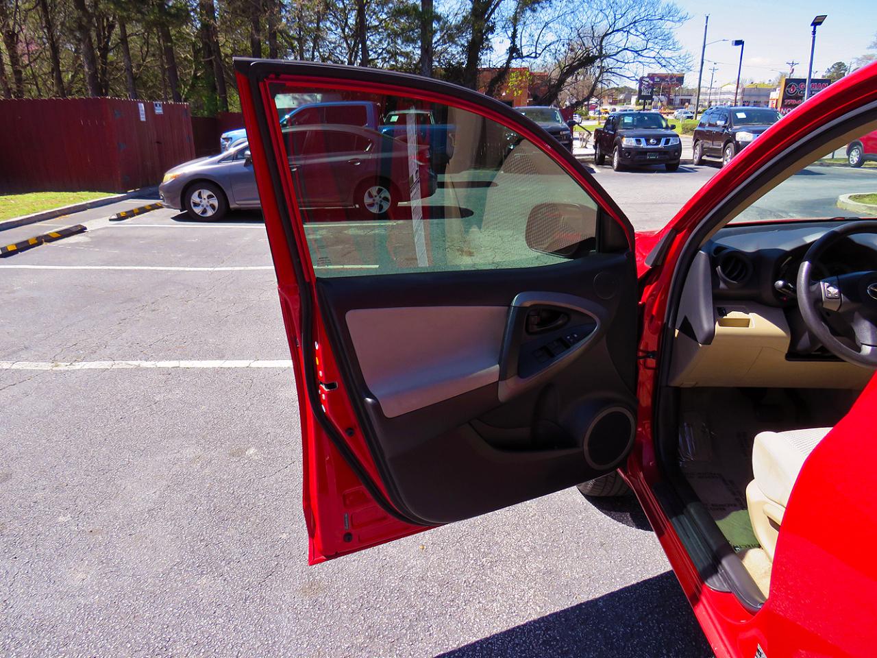 Toyota RAV4 4WD 4dr 4-cyl 4-Spd AT (Natl) 2011