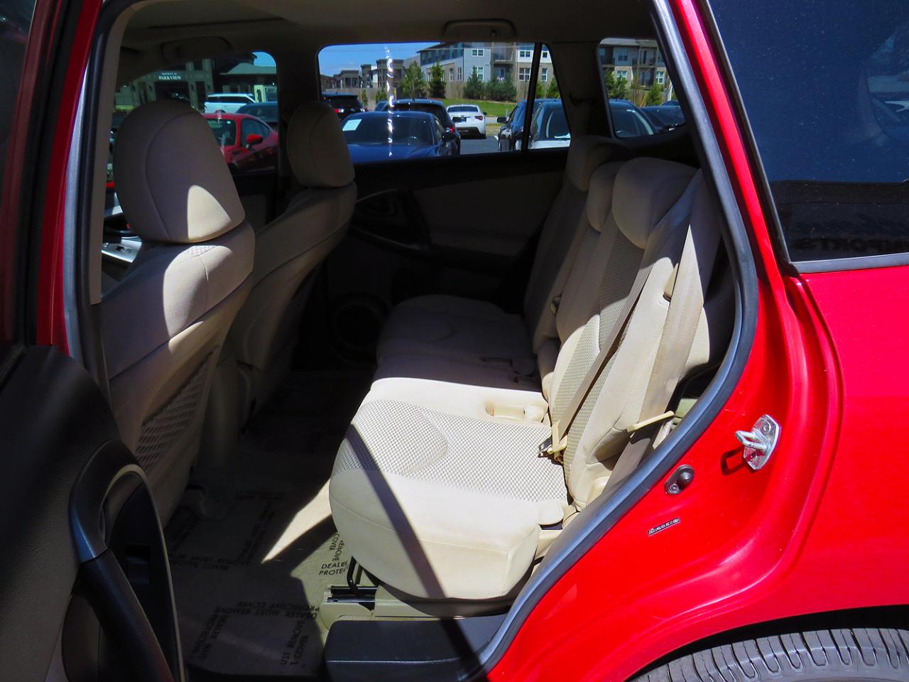 Toyota RAV4 4WD 4dr 4-cyl 4-Spd AT (Natl) 2011