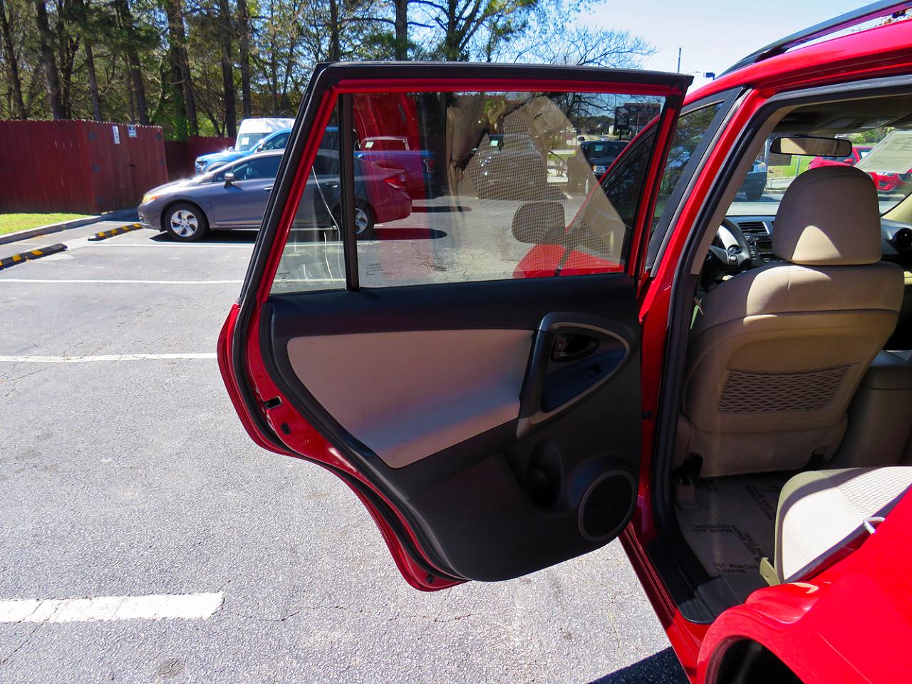 Toyota RAV4 4WD 4dr 4-cyl 4-Spd AT (Natl) 2011