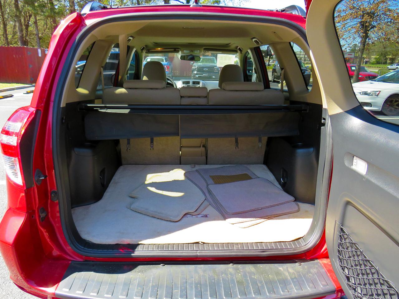 Toyota RAV4 4WD 4dr 4-cyl 4-Spd AT (Natl) 2011