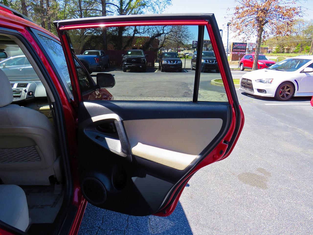 Toyota RAV4 4WD 4dr 4-cyl 4-Spd AT (Natl) 2011