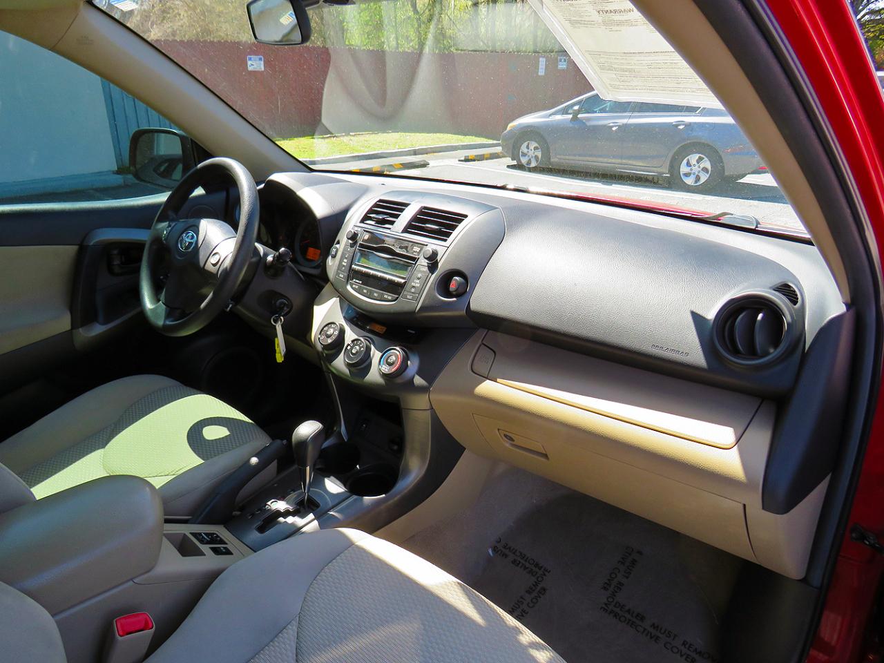 Toyota RAV4 4WD 4dr 4-cyl 4-Spd AT (Natl) 2011