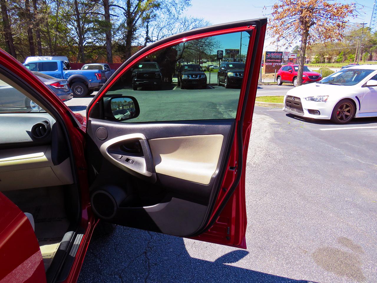 Toyota RAV4 4WD 4dr 4-cyl 4-Spd AT (Natl) 2011