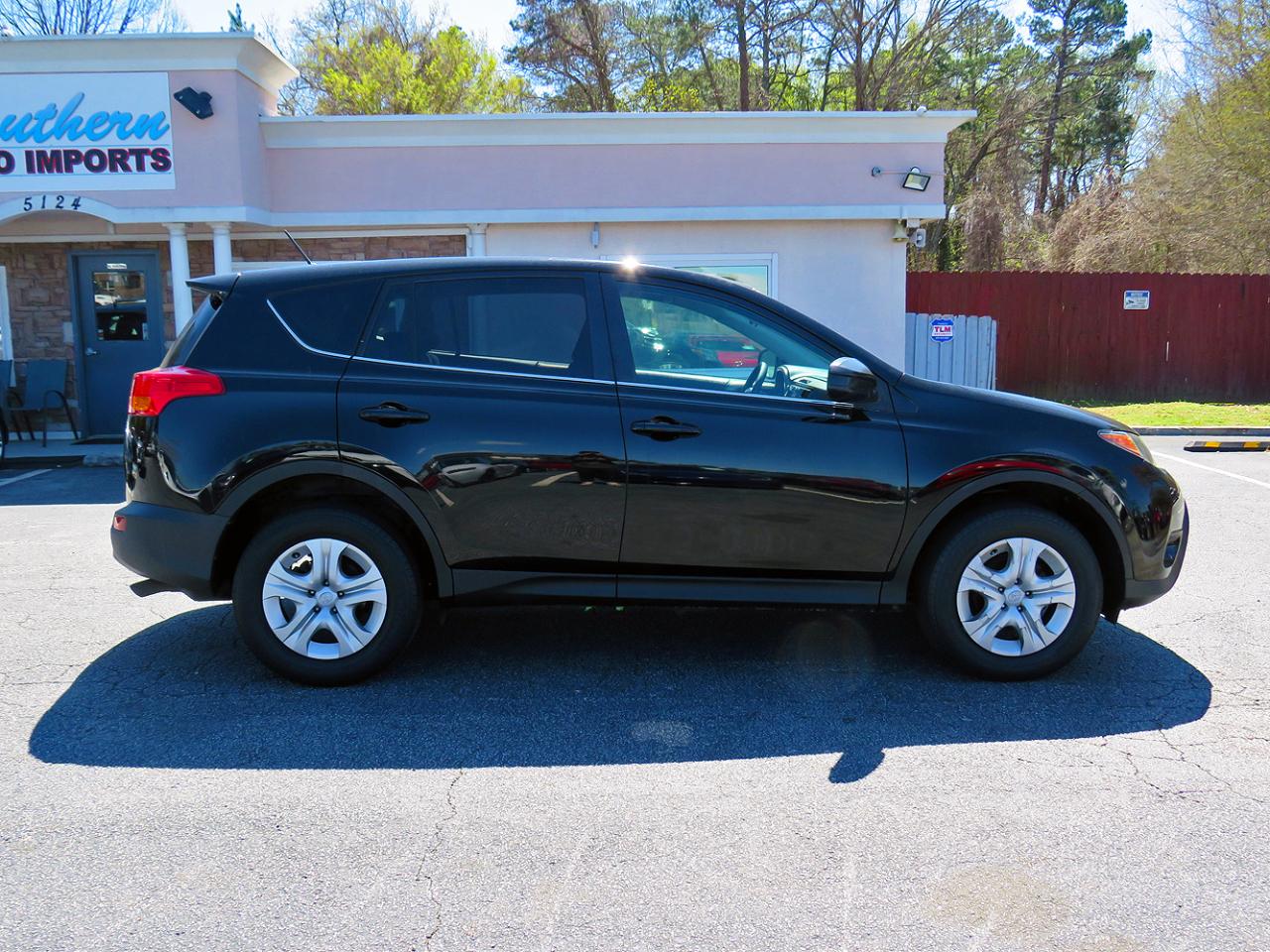 Toyota RAV4 AWD 4dr LE (Natl) 2015