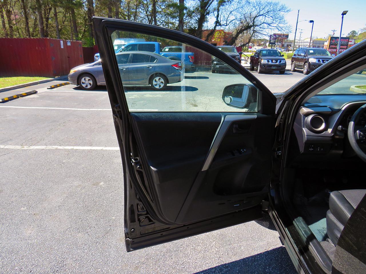 Toyota RAV4 AWD 4dr LE (Natl) 2015