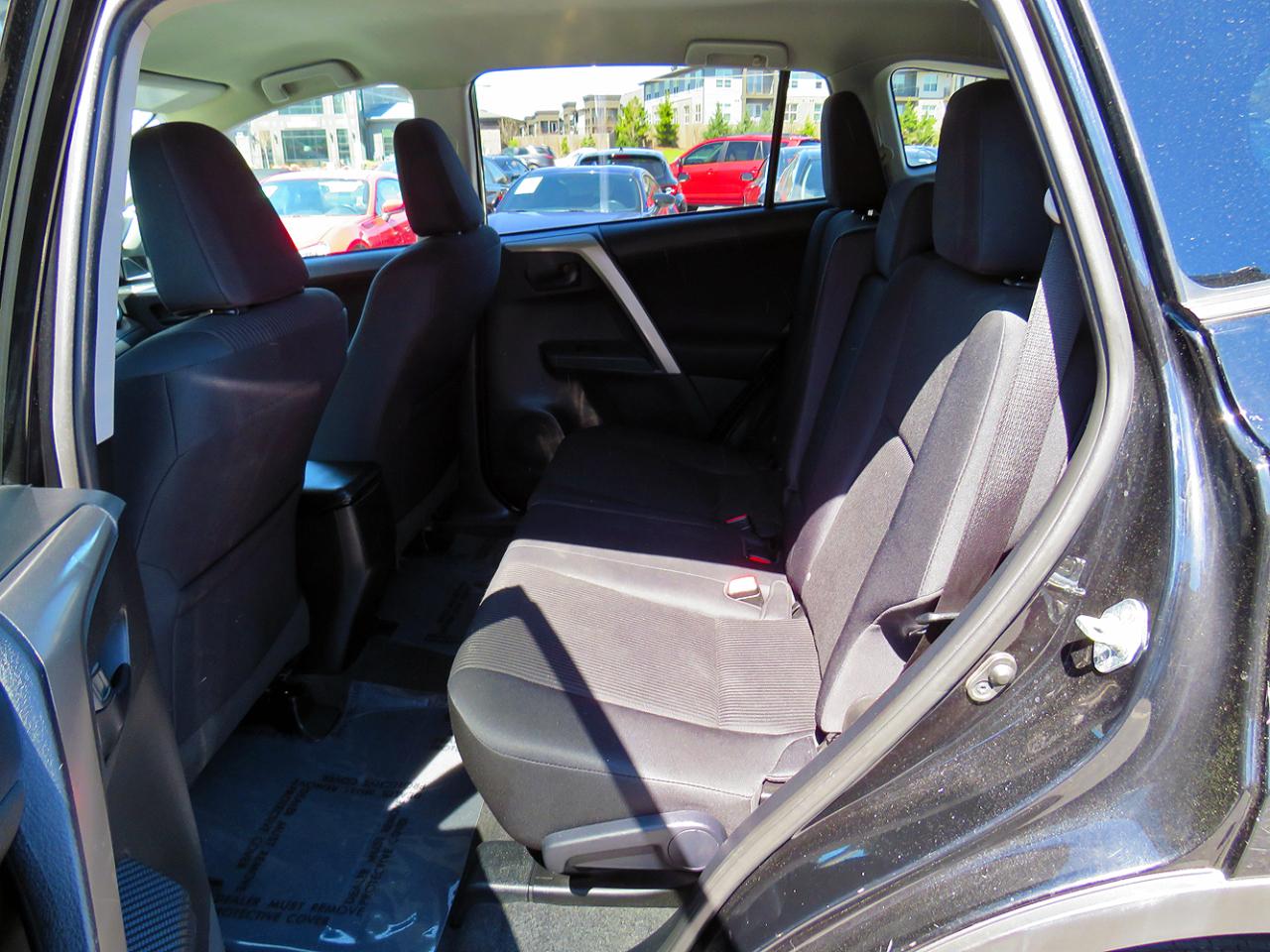 Toyota RAV4 AWD 4dr LE (Natl) 2015