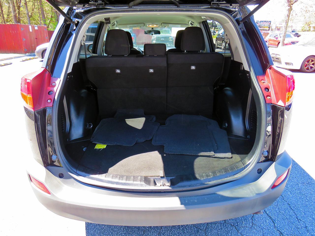 Toyota RAV4 AWD 4dr LE (Natl) 2015