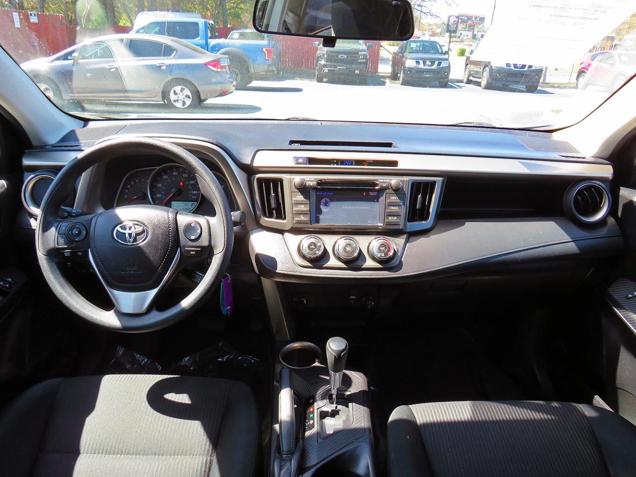 Toyota RAV4 AWD 4dr LE (Natl) 2015