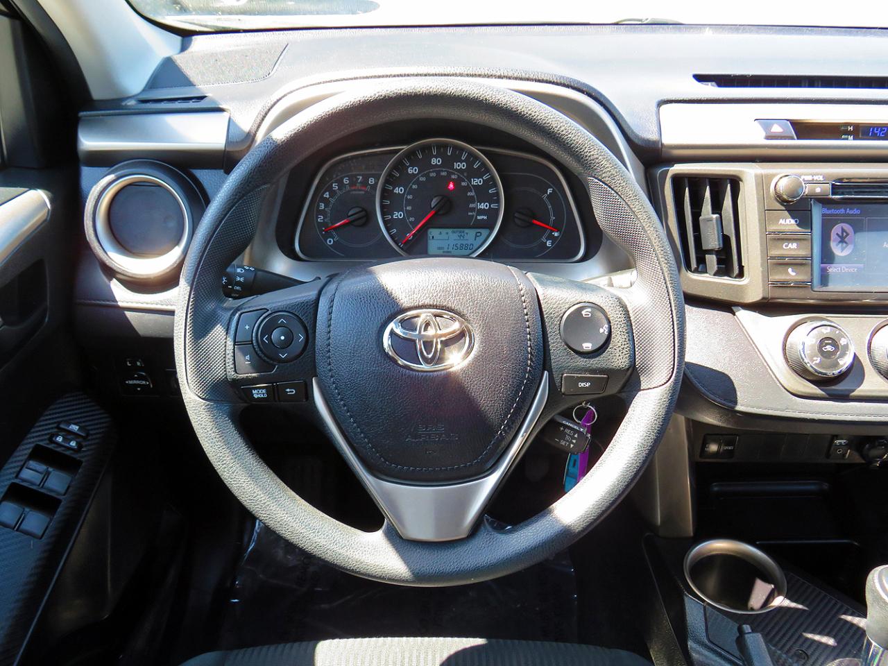 Toyota RAV4 AWD 4dr LE (Natl) 2015