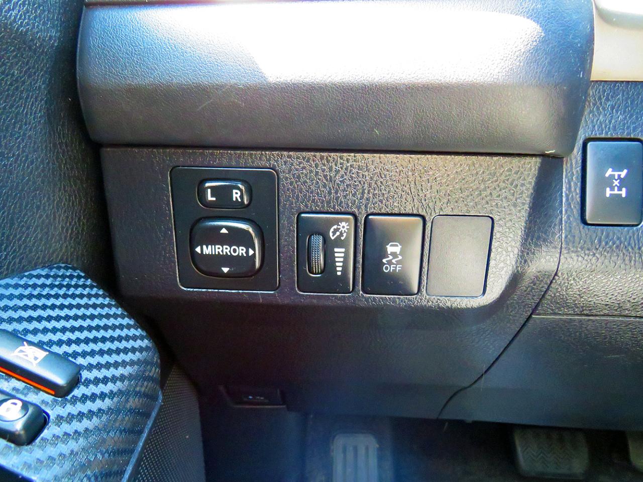 Toyota RAV4 AWD 4dr LE (Natl) 2015