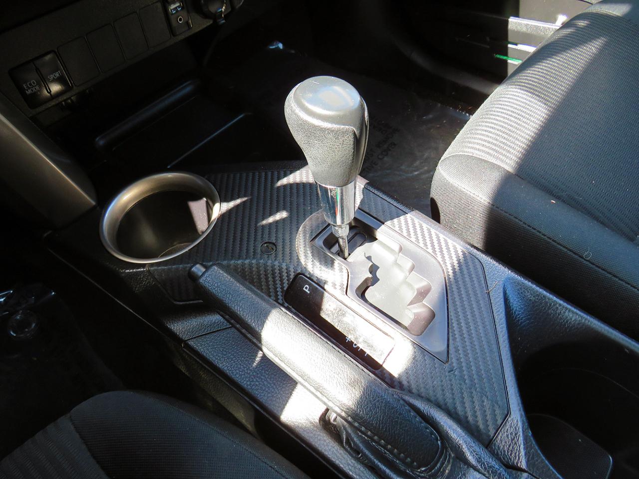 Toyota RAV4 AWD 4dr LE (Natl) 2015