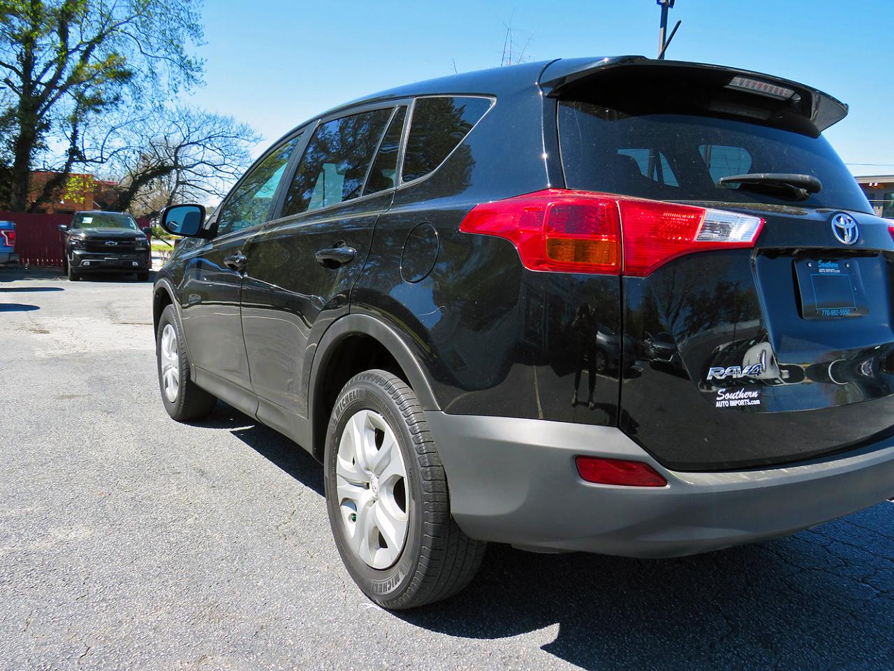 Toyota RAV4 AWD 4dr LE (Natl) 2015