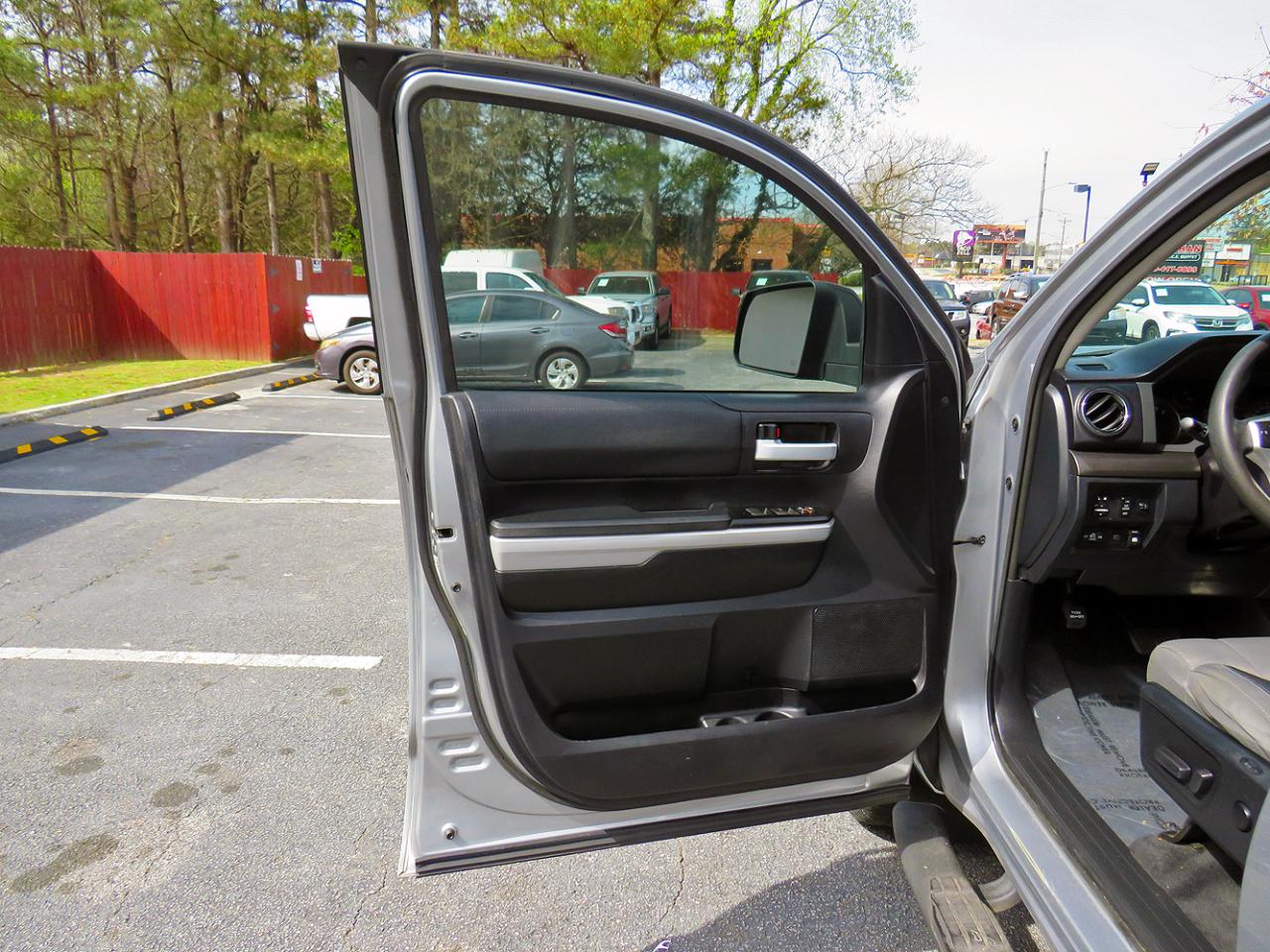 Toyota Tundra 4WD SR5 CrewMax 5.5' Bed 5.7L FFV (Natl) 2019