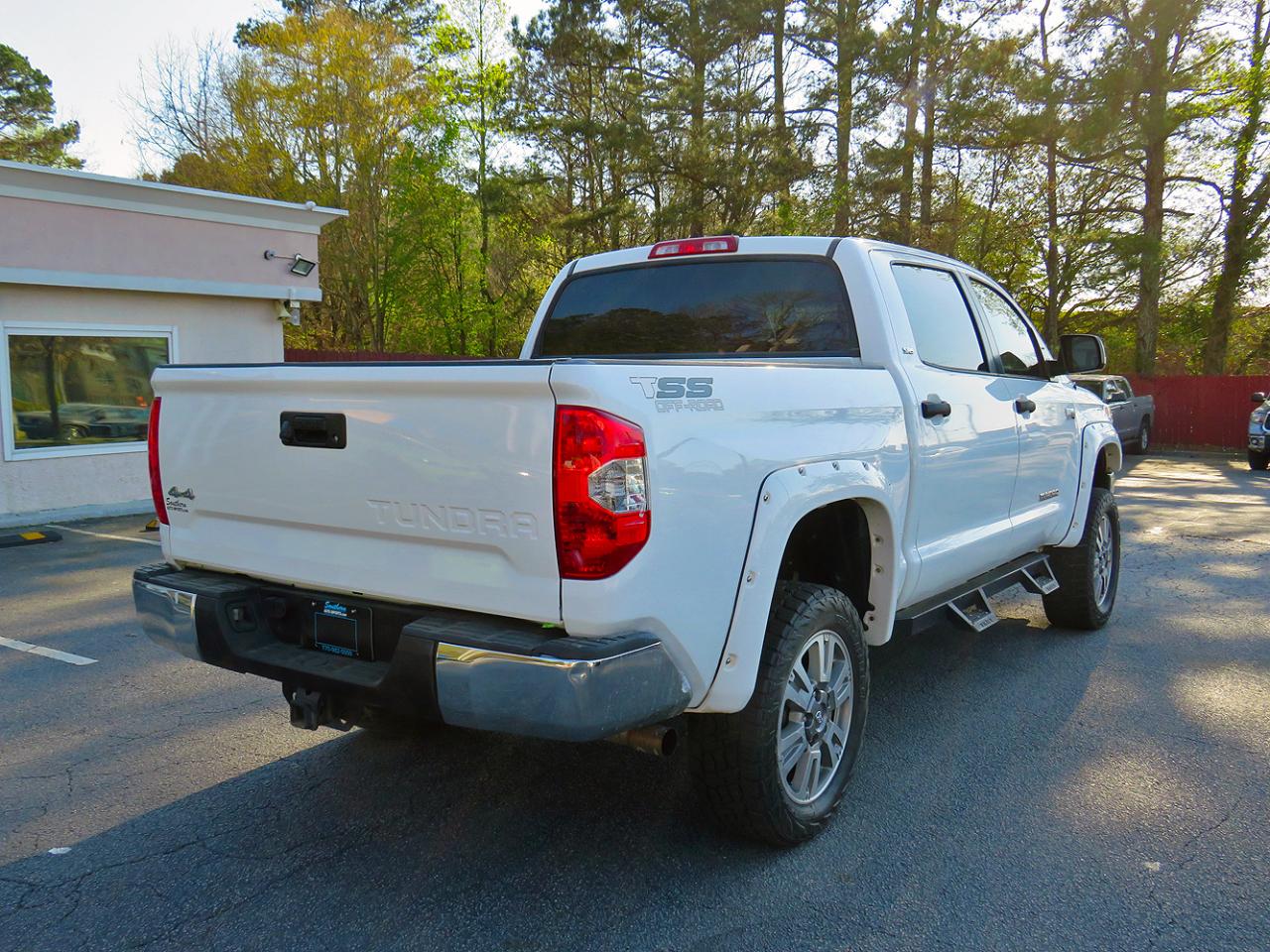 Toyota Tundra 4WD Truck CrewMax 5.7L FFV V8 6-Spd AT SR5 (Natl) 2014