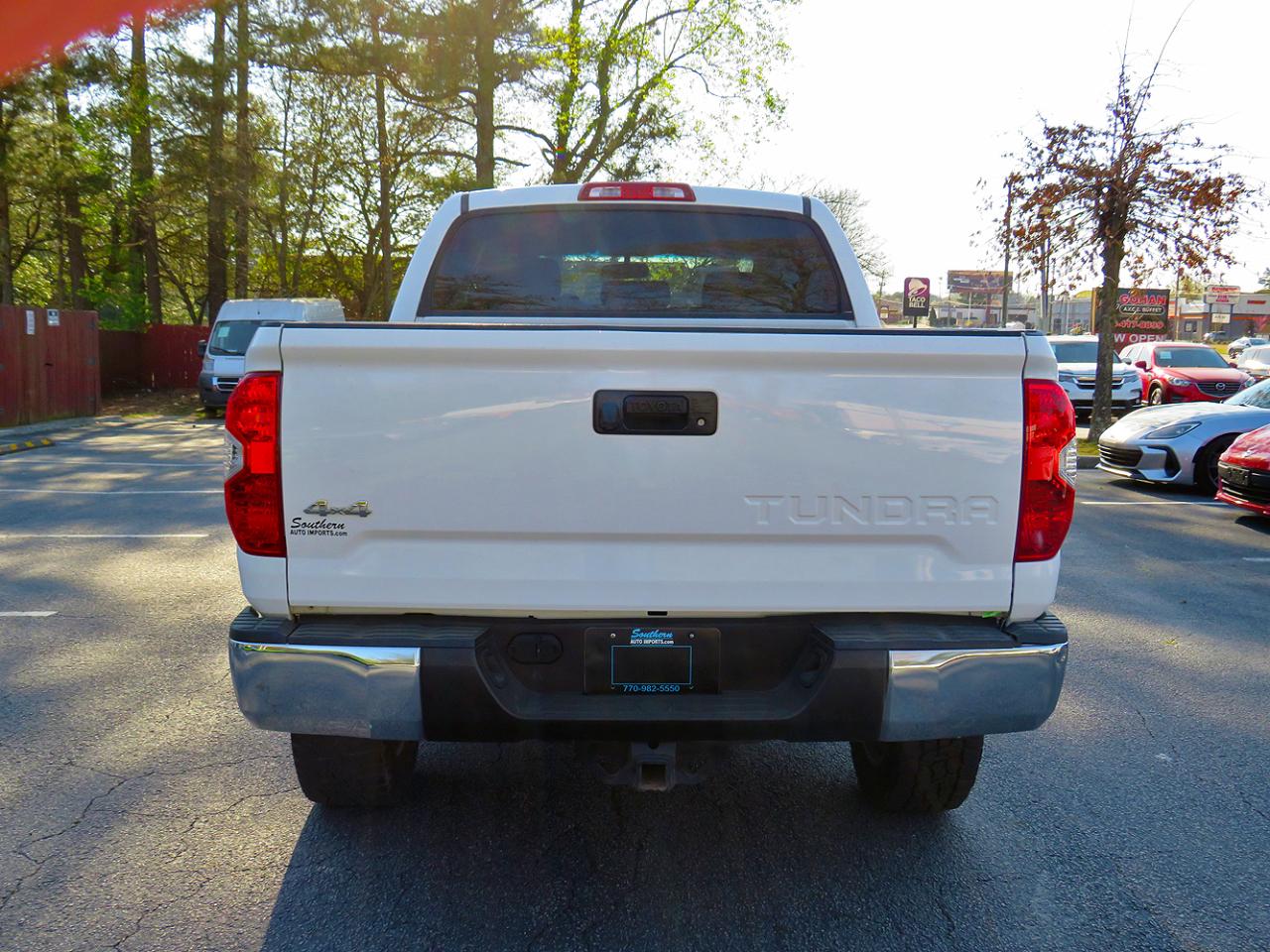 Toyota Tundra 4WD Truck CrewMax 5.7L FFV V8 6-Spd AT SR5 (Natl) 2014