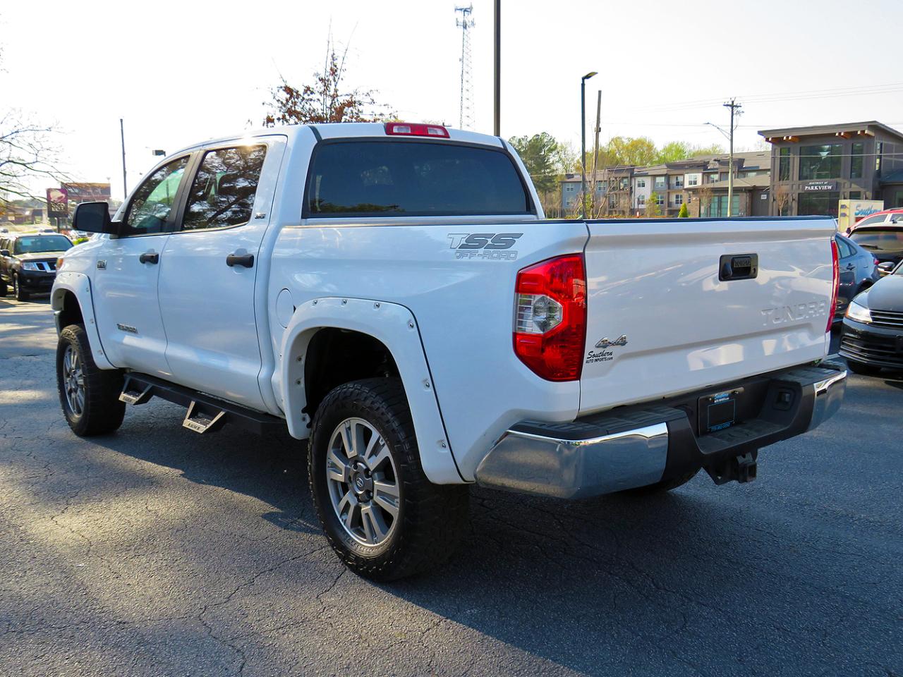 Toyota Tundra 4WD Truck CrewMax 5.7L FFV V8 6-Spd AT SR5 (Natl) 2014