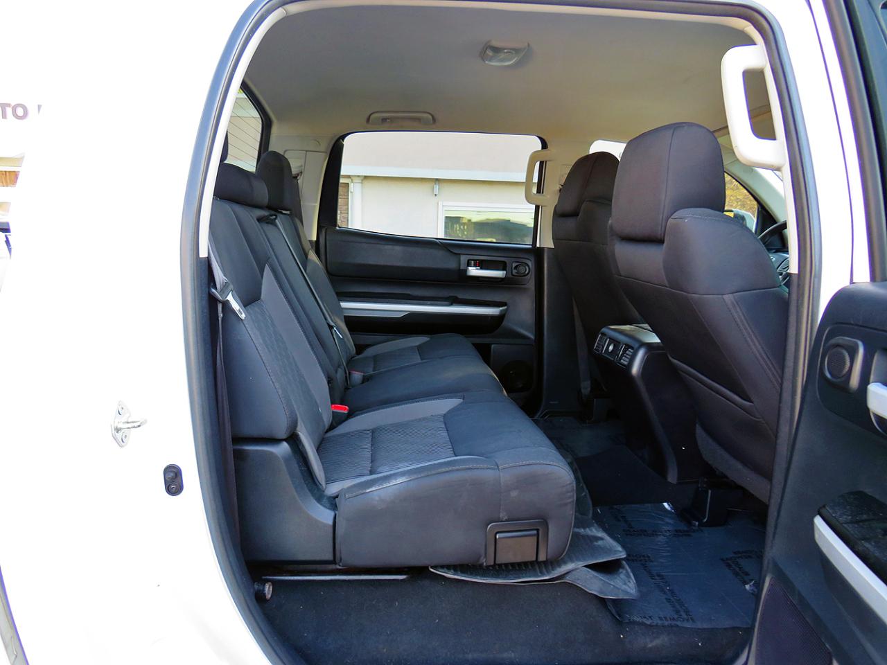 Toyota Tundra 4WD Truck CrewMax 5.7L FFV V8 6-Spd AT SR5 (Natl) 2014