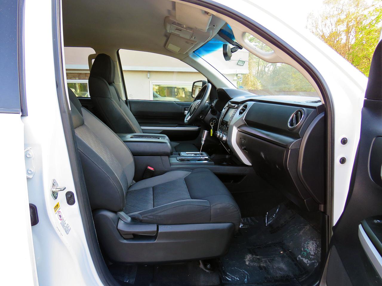 Toyota Tundra 4WD Truck CrewMax 5.7L FFV V8 6-Spd AT SR5 (Natl) 2014