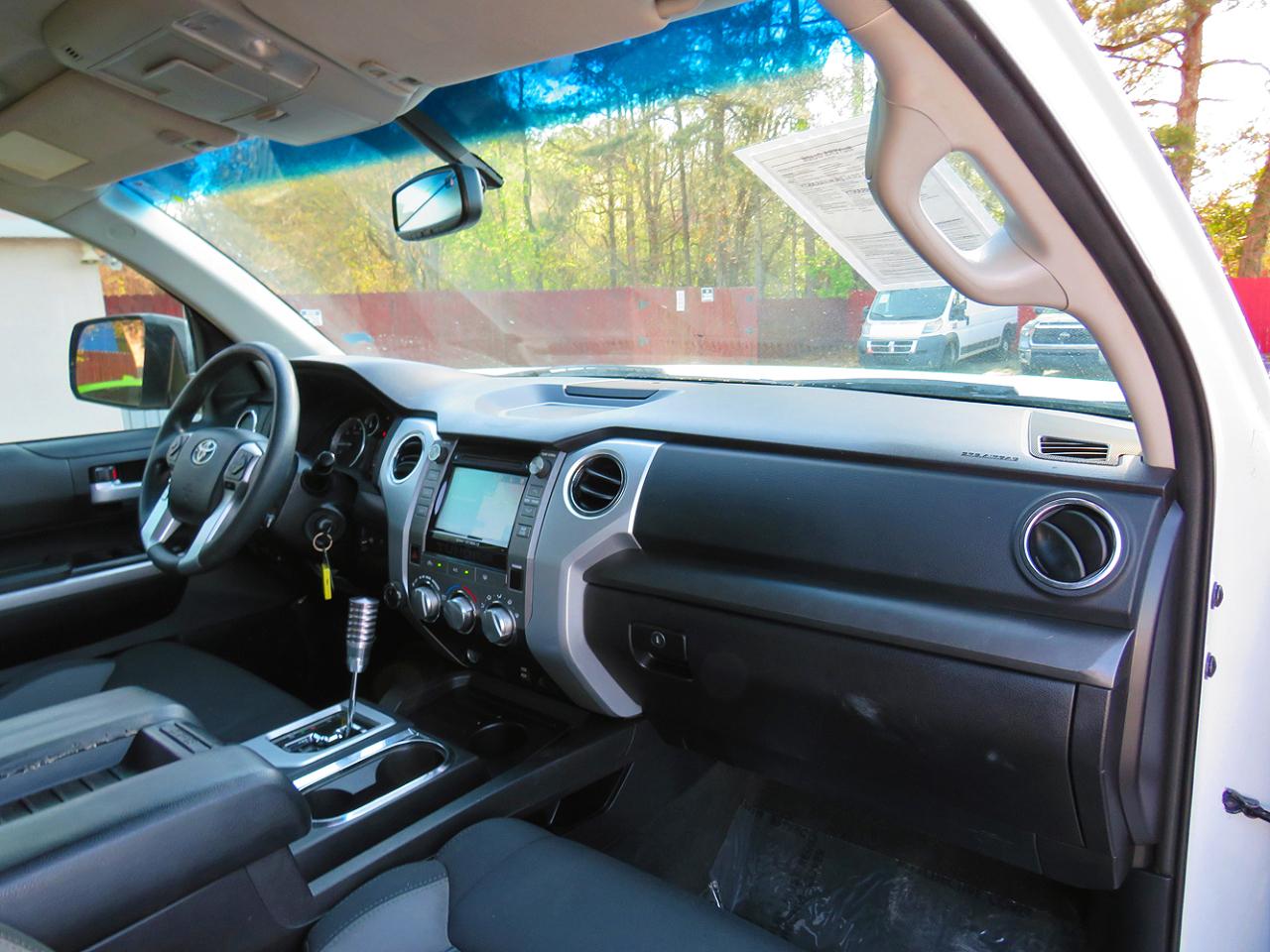 Toyota Tundra 4WD Truck CrewMax 5.7L FFV V8 6-Spd AT SR5 (Natl) 2014