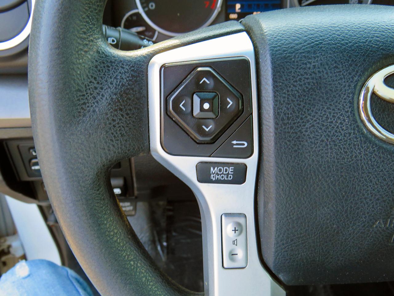 Toyota Tundra 4WD Truck CrewMax 5.7L FFV V8 6-Spd AT SR5 (Natl) 2014