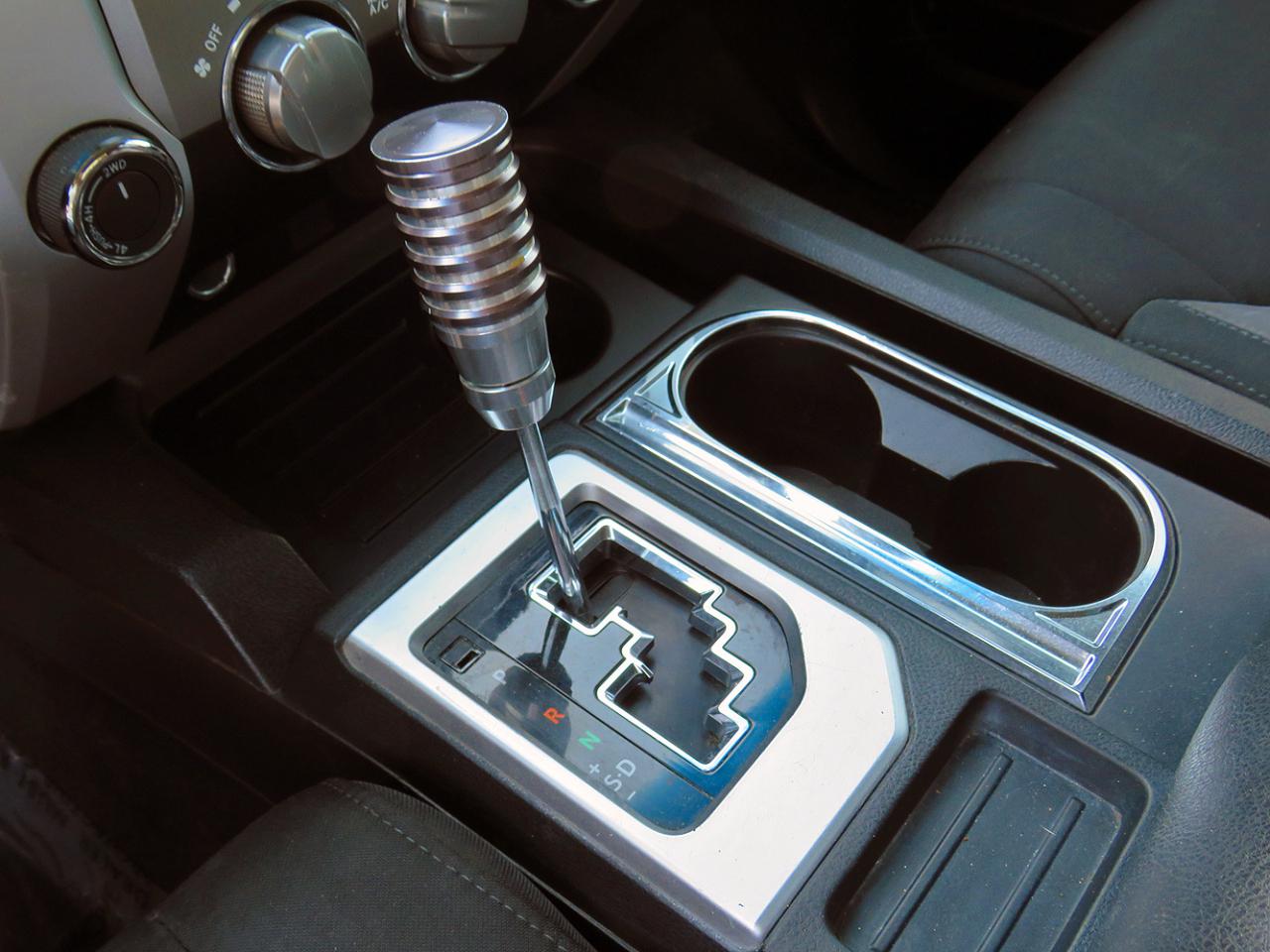 Toyota Tundra 4WD Truck CrewMax 5.7L FFV V8 6-Spd AT SR5 (Natl) 2014