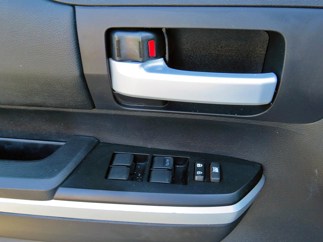 Toyota Tundra 4WD Truck CrewMax 5.7L FFV V8 6-Spd AT SR5 (Natl) 2014