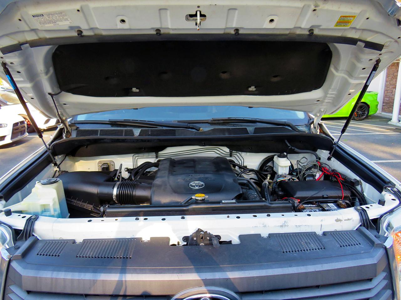 Toyota Tundra 4WD Truck CrewMax 5.7L FFV V8 6-Spd AT SR5 (Natl) 2014