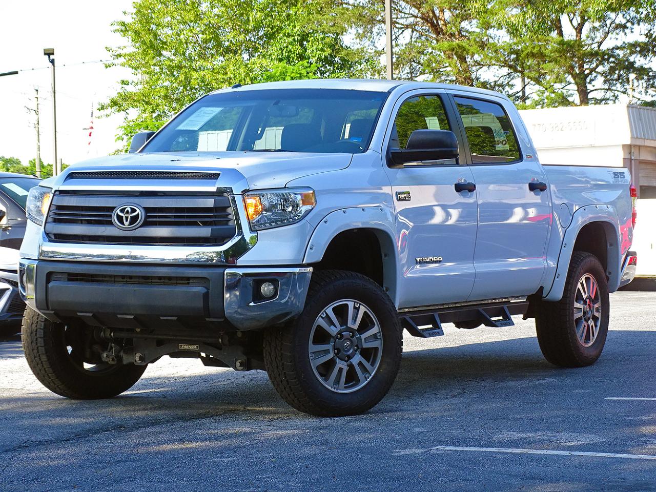 Toyota Tundra 4WD Truck CrewMax 5.7L FFV V8 6-Spd AT SR5 (Natl) 2014
