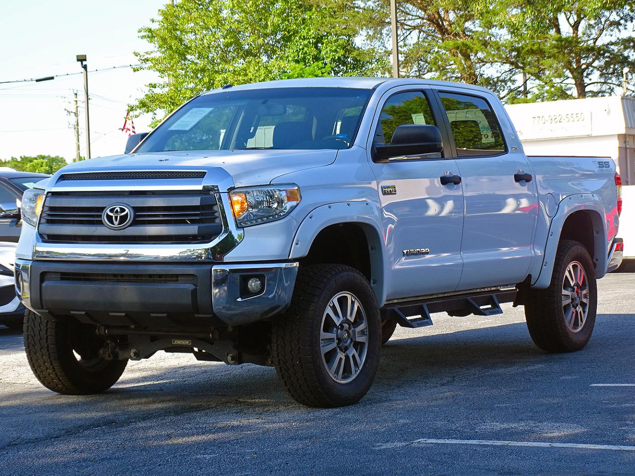 Toyota Tundra 4WD Truck CrewMax 5.7L FFV V8 6-Spd AT SR5 (Natl) 2014