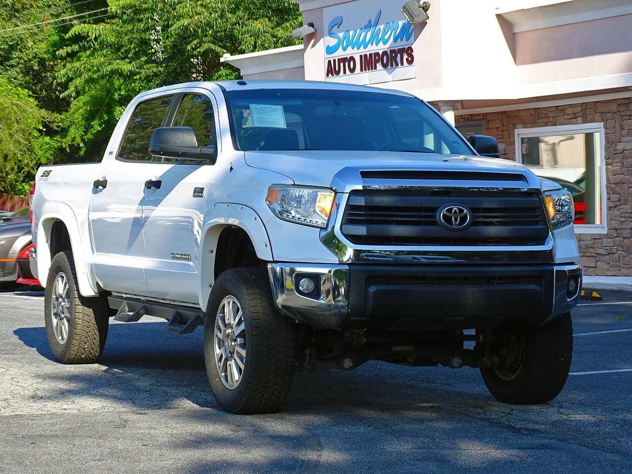 Toyota Tundra 4WD Truck CrewMax 5.7L FFV V8 6-Spd AT SR5 (Natl) 2014