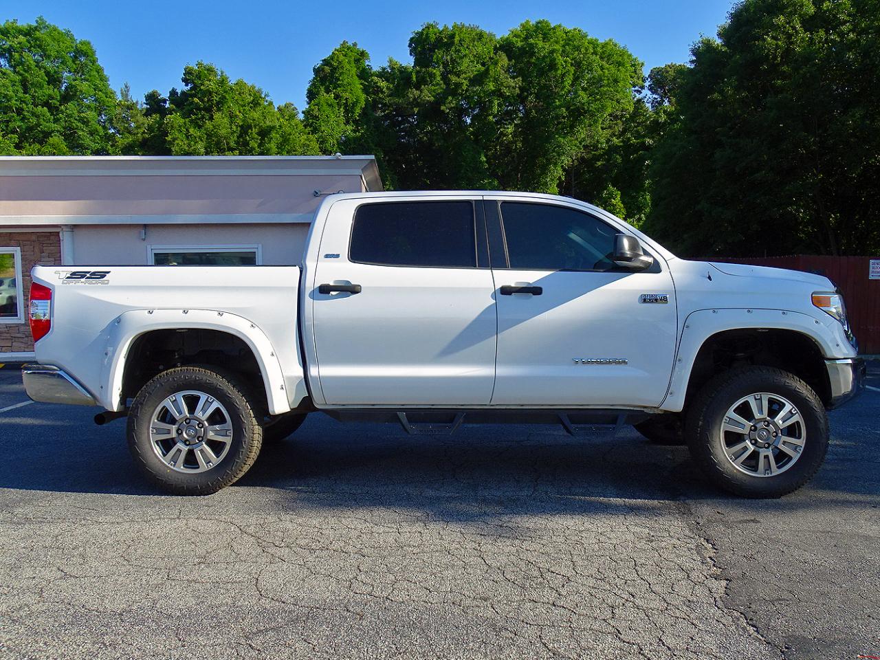 Toyota Tundra 4WD Truck CrewMax 5.7L FFV V8 6-Spd AT SR5 (Natl) 2014