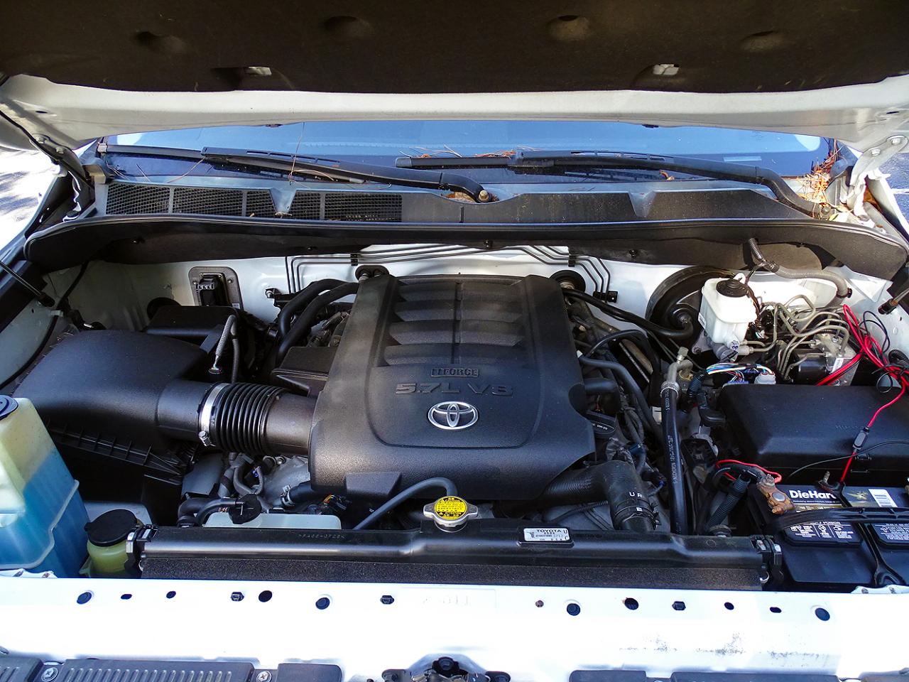 Toyota Tundra 4WD Truck CrewMax 5.7L FFV V8 6-Spd AT SR5 (Natl) 2014