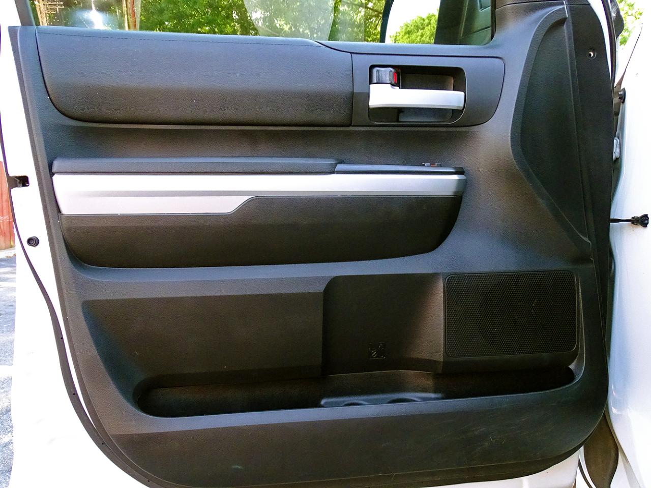 Toyota Tundra 4WD Truck CrewMax 5.7L FFV V8 6-Spd AT SR5 (Natl) 2014