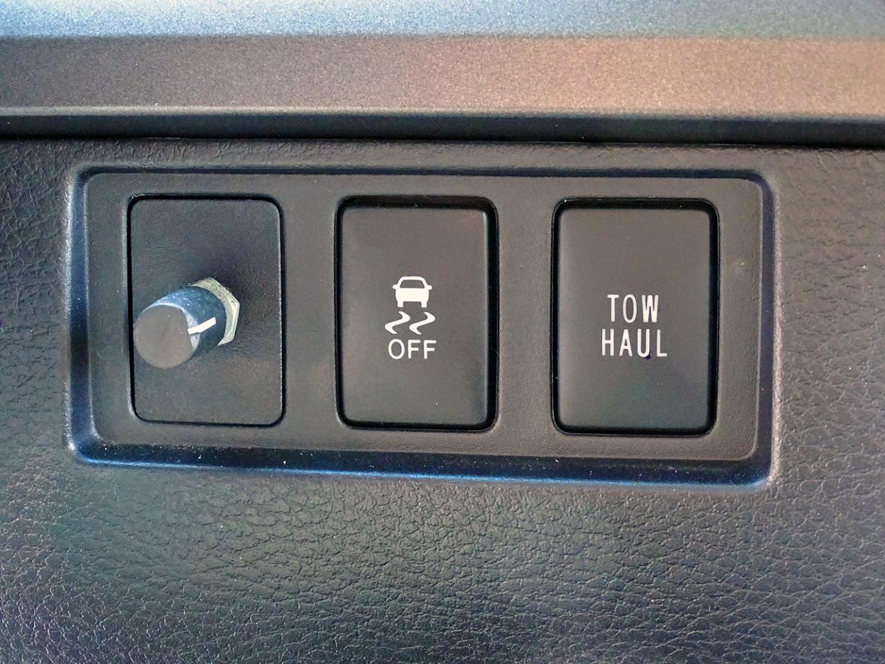 Toyota Tundra 4WD Truck CrewMax 5.7L FFV V8 6-Spd AT SR5 (Natl) 2014