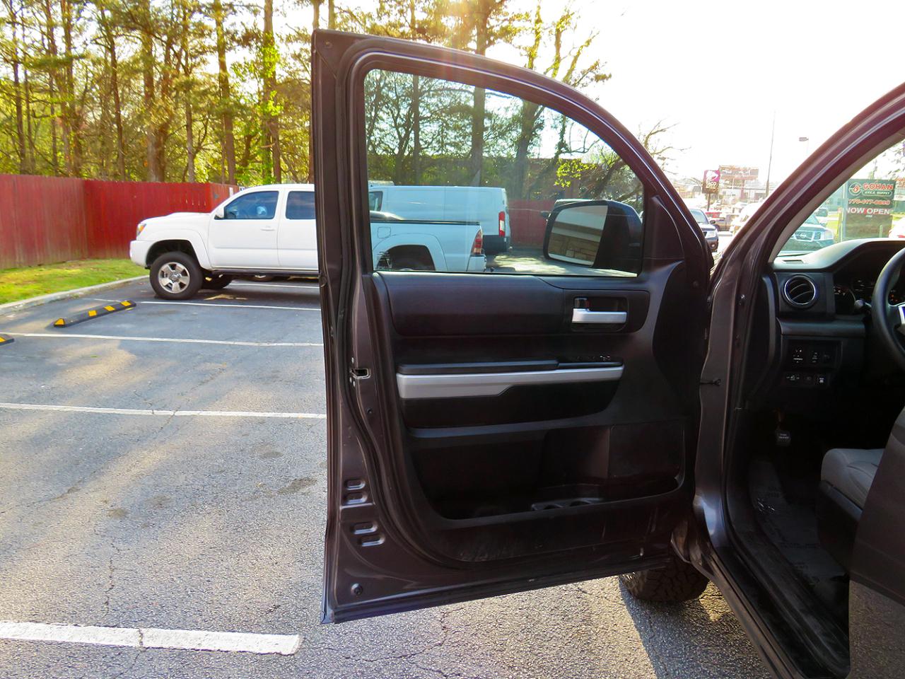 Toyota Tundra 4WD SR5 CrewMax 5.5' Bed 5.7L FFV (Natl) 2019