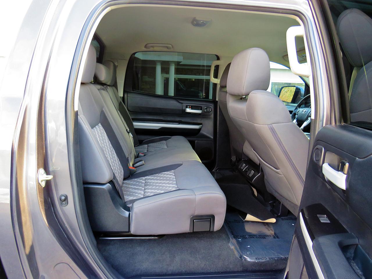 Toyota Tundra 4WD SR5 CrewMax 5.5' Bed 5.7L FFV (Natl) 2019