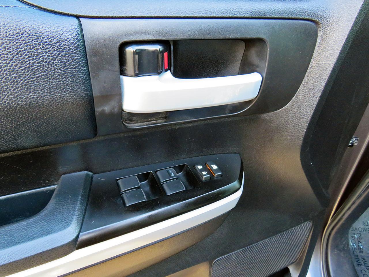 Toyota Tundra 4WD SR5 CrewMax 5.5' Bed 5.7L FFV (Natl) 2019