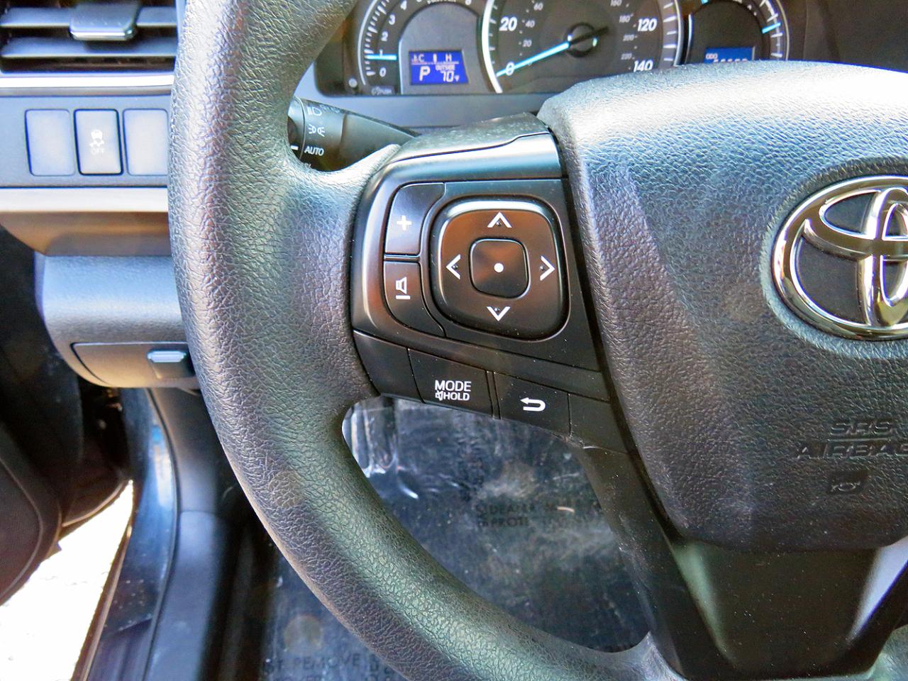 Toyota Camry 4dr Sdn I4 Auto LE (Natl) 2015