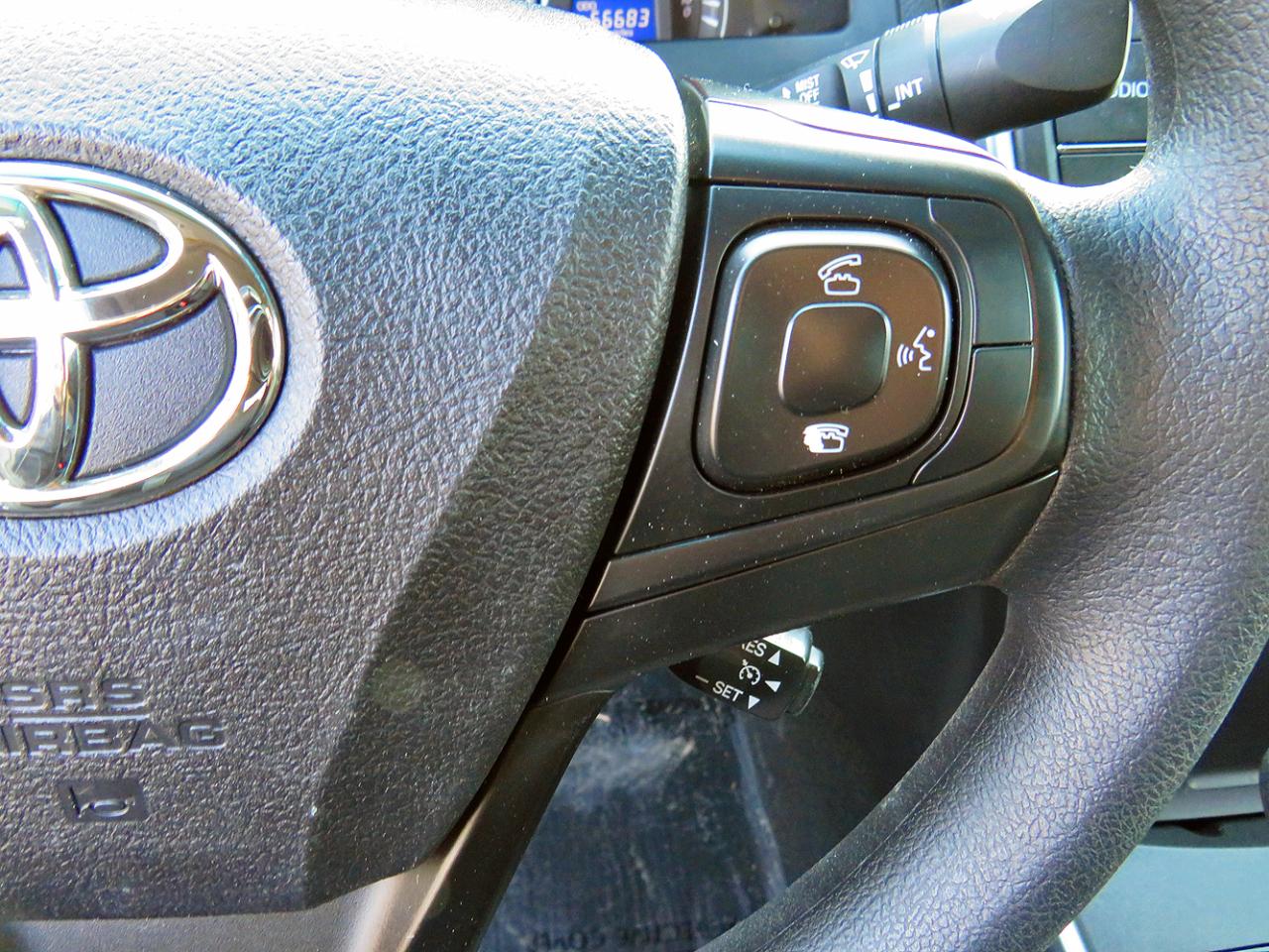 Toyota Camry 4dr Sdn I4 Auto LE (Natl) 2015