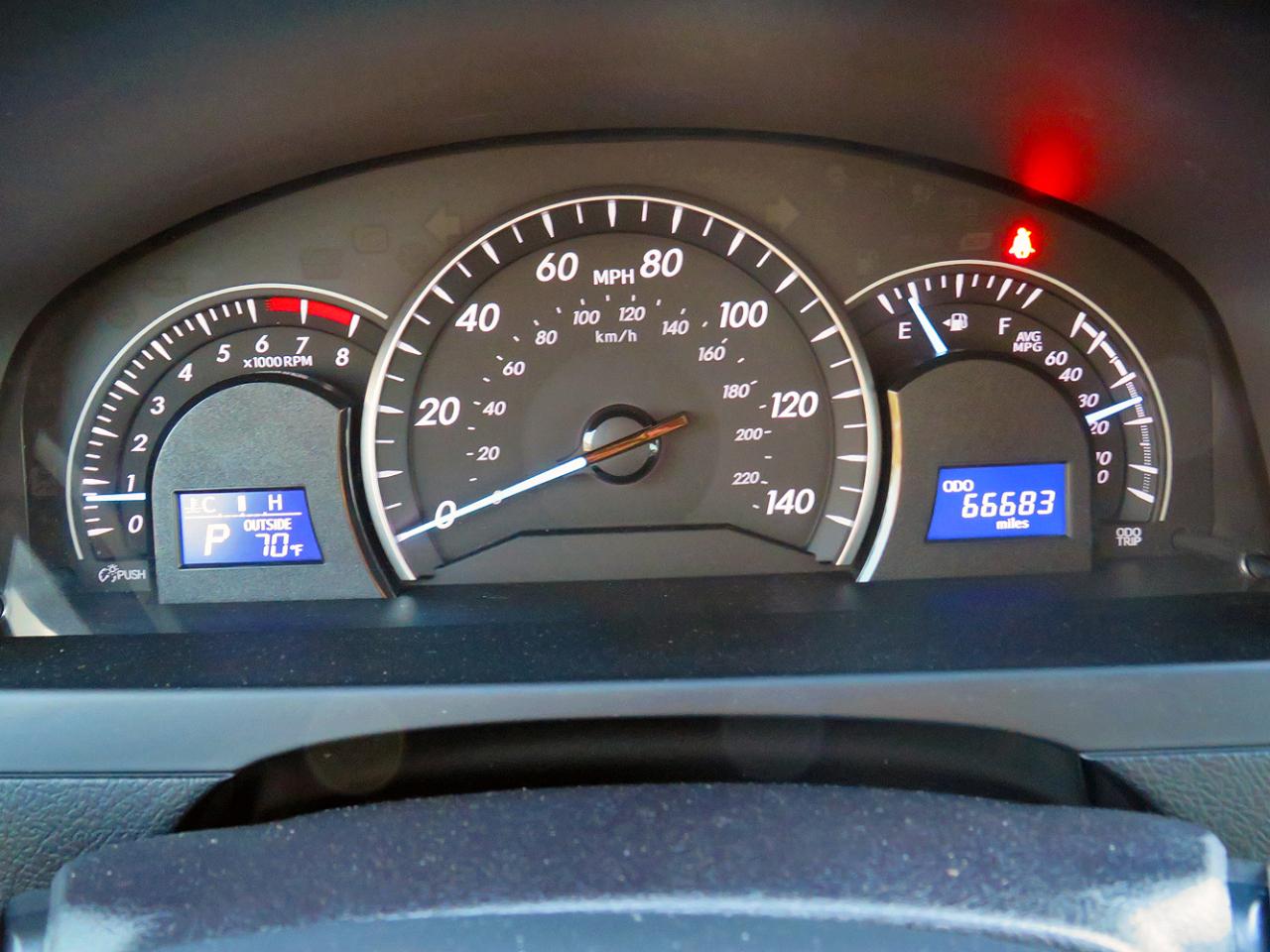 Toyota Camry 4dr Sdn I4 Auto LE (Natl) 2015