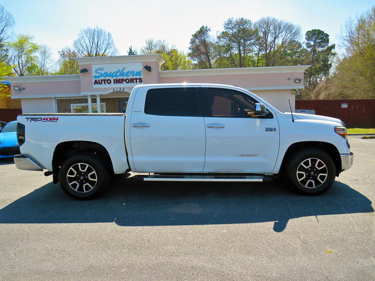 Toyota Tundra 4WD Truck CrewMax 5.7L FFV V8 6-Spd AT LTD (Natl) 2015