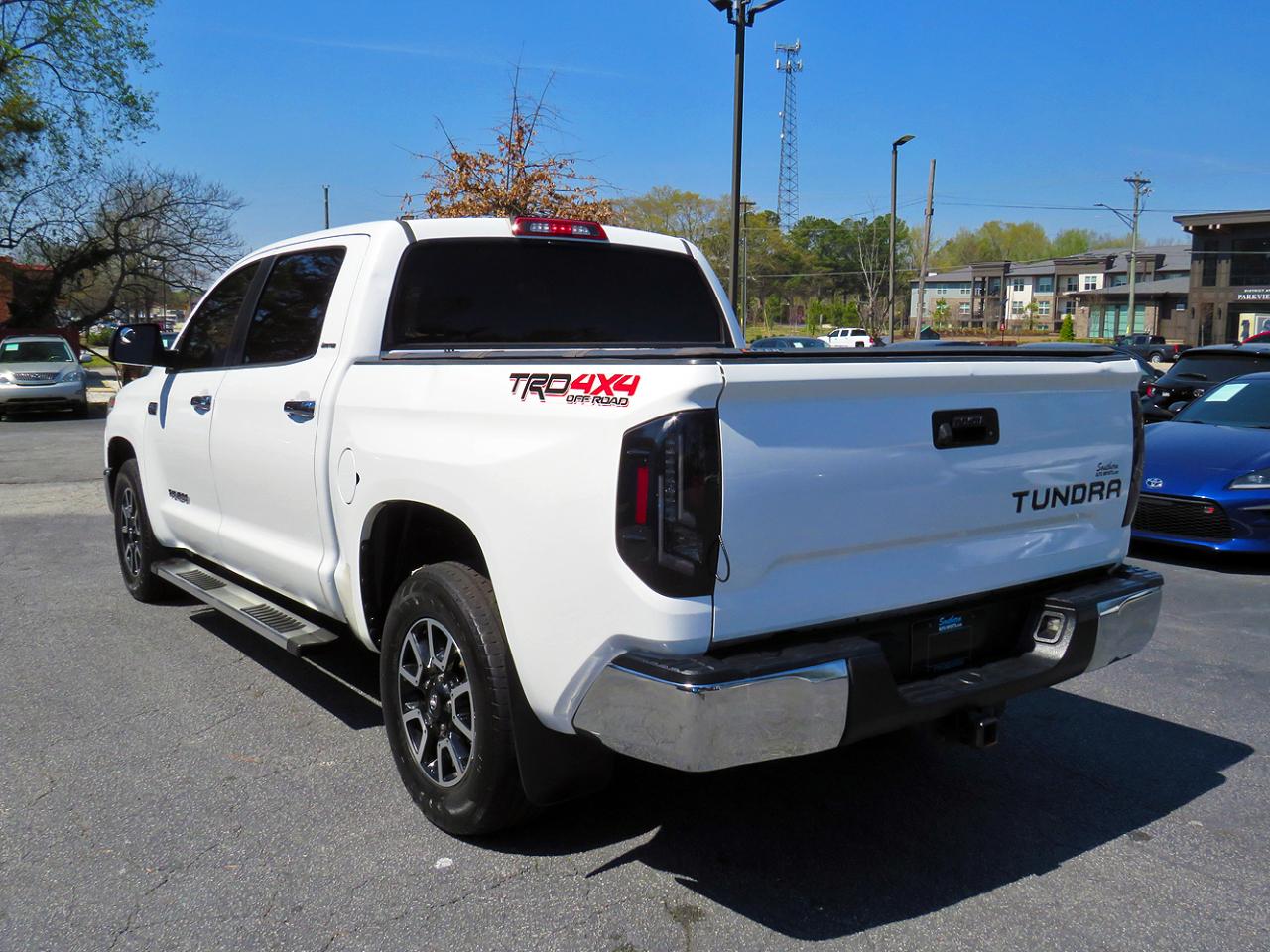 Toyota Tundra 4WD Truck CrewMax 5.7L FFV V8 6-Spd AT LTD (Natl) 2015