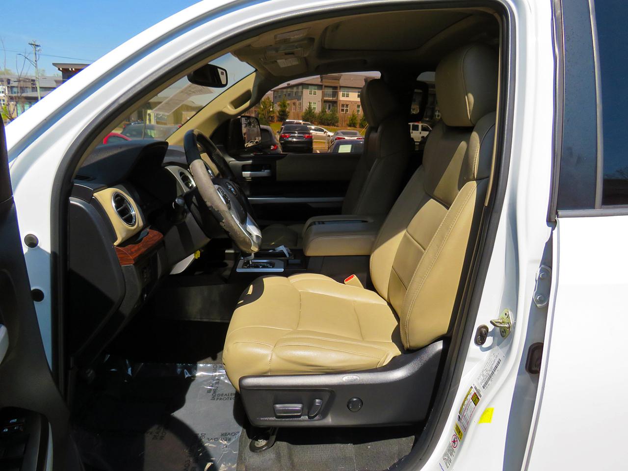 Toyota Tundra 4WD Truck CrewMax 5.7L FFV V8 6-Spd AT LTD (Natl) 2015