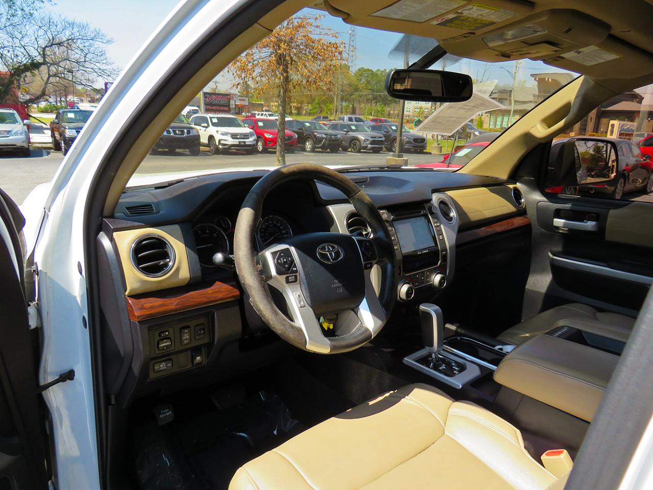 Toyota Tundra 4WD Truck CrewMax 5.7L FFV V8 6-Spd AT LTD (Natl) 2015