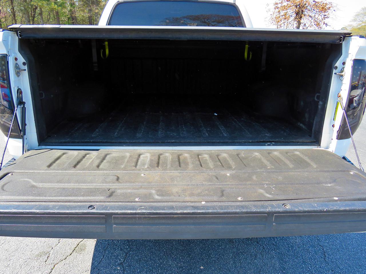 Toyota Tundra 4WD Truck CrewMax 5.7L FFV V8 6-Spd AT LTD (Natl) 2015