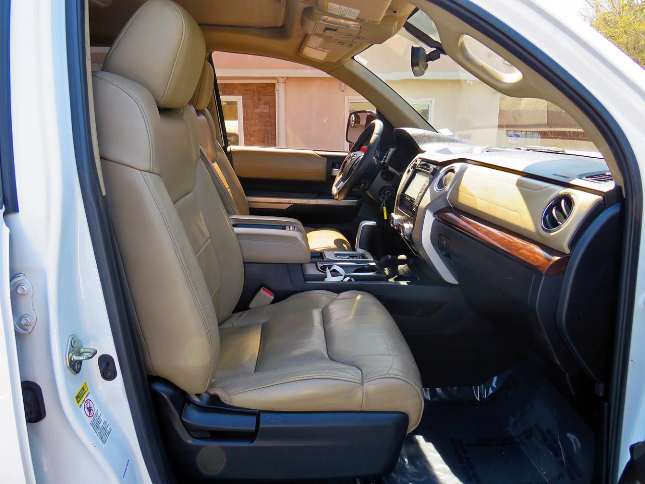 Toyota Tundra 4WD Truck CrewMax 5.7L FFV V8 6-Spd AT LTD (Natl) 2015