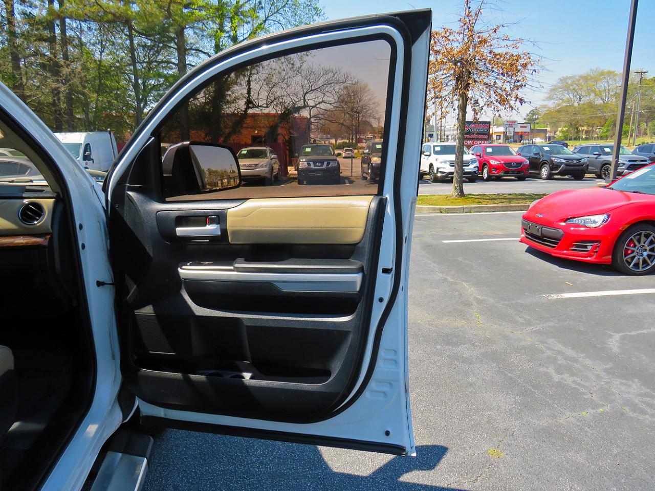 Toyota Tundra 4WD Truck CrewMax 5.7L FFV V8 6-Spd AT LTD (Natl) 2015