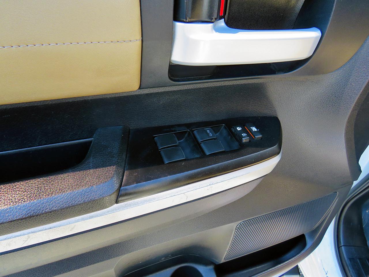 Toyota Tundra 4WD Truck CrewMax 5.7L FFV V8 6-Spd AT LTD (Natl) 2015