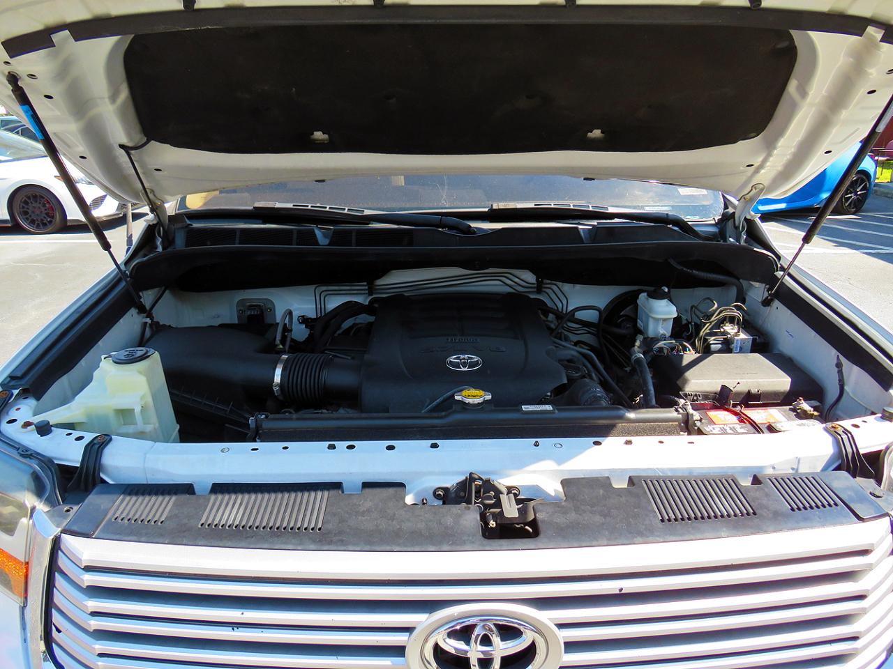 Toyota Tundra 4WD Truck CrewMax 5.7L FFV V8 6-Spd AT LTD (Natl) 2015